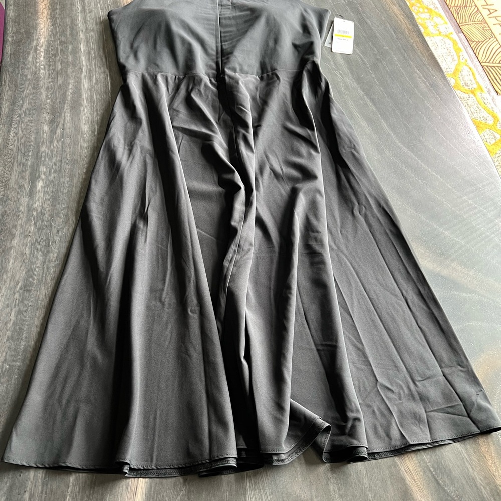 NWT Gaiam L Journey Midi Dress w/Bra Cups Black - Picture 4 of 8